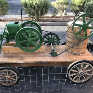 Ice cream maker.  For display only.