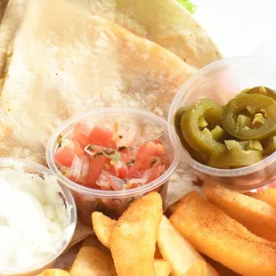 Hector's Quesadilla (Four pieces with chicken and Fries)