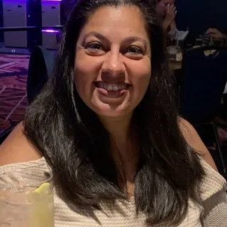 Nina R.