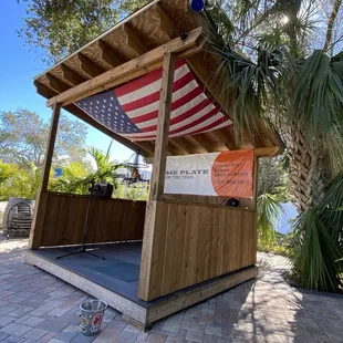 Live music area