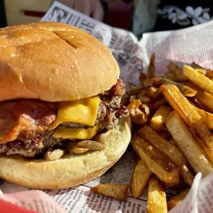 Bacon Cheeseburger with mushrooms