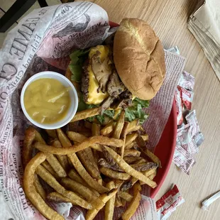 Single cheeseburger.