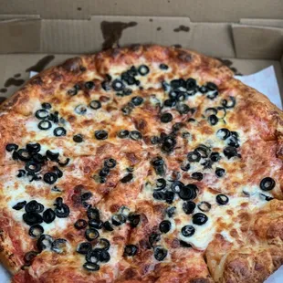 Beyond excited for this pizza. Size Large/14 inch.