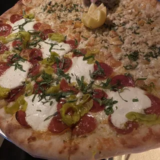 #7 White Clam Pizza - Medium