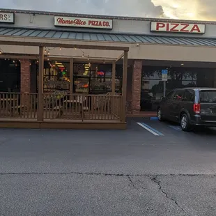 the outside of the restaurant