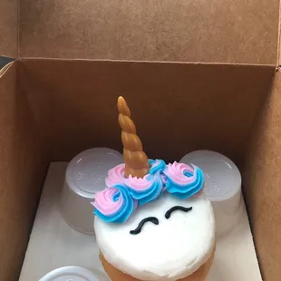 Unicorn cupcake was too adorable. My niece loved it!!!