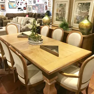 Drexel Heritage Dining Table W 8 Chairs $2499.