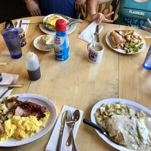 Quick great service and food that&apos;s suuuuper yummy  couldn&apos;t even finish it all, it was so much!