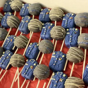 blue and white cake pops