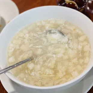 Crab meat and fish maw soup