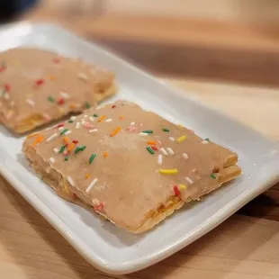 Cinnamon pop tarts
