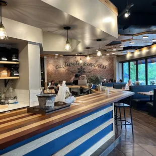 sushi and sashimi, interior