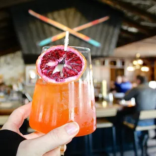 The Venetian Spritz was fabulous - floral, woodsy and citrusy with a gentle effervescence.