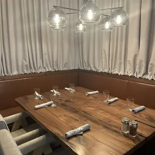 The big table by the front has nice seating for bigger families