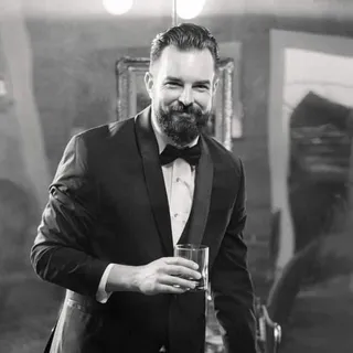 Alex R.
