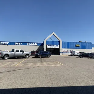 9/19/22: it's a bakery...and a gas station. So random.