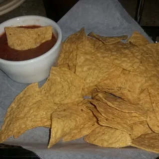 CHIPS & SALSA