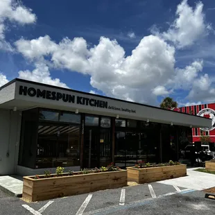 Outside Homespun Kitchen Riverside.