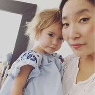 Ayumi W.