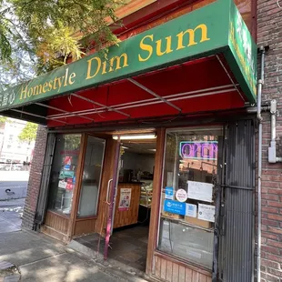 A hole in wall dim sum and they were open at 8:00am!  Food is delish!