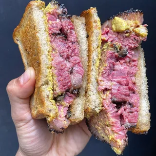 PASTRAMI SANDWICH