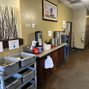 Soup, water, utensil and clean up area. Unlimited soup for dine in customers.