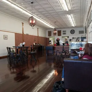 Awesome place!  Trendy decor, fabulous food, outgoing owners. This is the place to hang in Berryville! All ages.  GREAT PLACE !