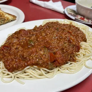 Spaghetti with Garlic Bread