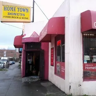 Laney College and Lake Merritt BART a block away