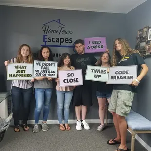 Friends working together!What a fun group! Great teamwork!