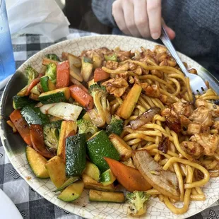 Hibachi Chicken with Noodles and Veggies