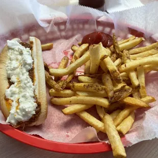 Hot dog &amp; fry basket with soda for $6.29