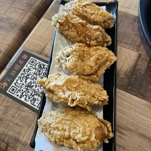 Dried fried wings. Don't get the lemongrass they are not fried like this.