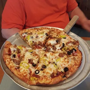 Hometown supreme, green peppers replaced with banana peppers. Perfecti!!