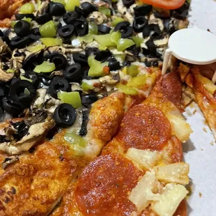 Large pizza, half veggie and half pepperoni &amp; pineapple. Under $20