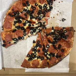 Large Pepperoni &amp; Olive Pizza