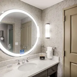 Guest room bath