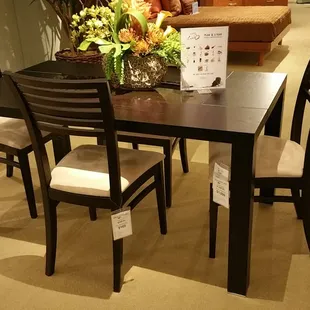 Dining table set choice