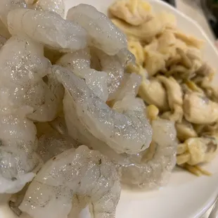 Shrimp and clam/muscle