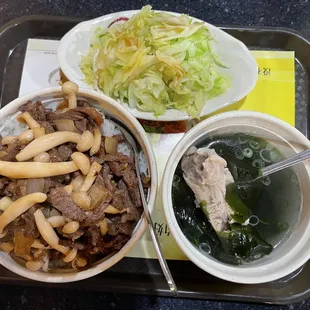 Beef and mushroom steamed combo with chicken and seaweed soup