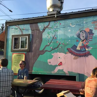 It&apos;s a food cart FYI
