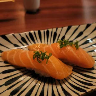 Garlic Salmon Sushi
