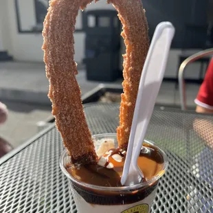 Lasso with cajeta and nutella topping