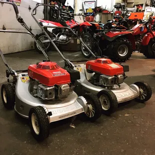 We service ALL Honda lawn equipment and generators.