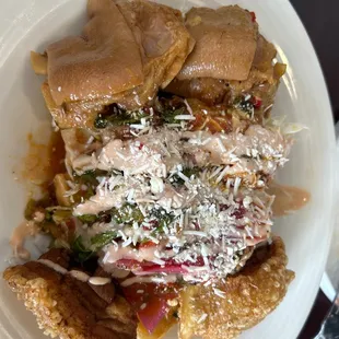 chicharron mixto con pata
