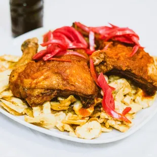 Pollo con tajadas *Fried chicken with Fried Plantain Slices