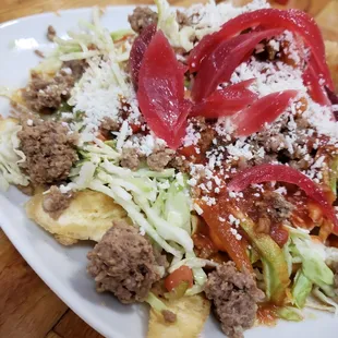 Tajaditas de plátano con carne