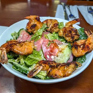 Ensalada de Camrones $16 (grilled shrimp salad)
