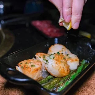 Seared Lemon Garlic Butter Scallop