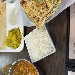 Paneer Tava Masala Garlic Naan